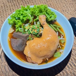 ข้าวหน้าไก่ตุ๋น