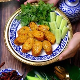 050 ไส้อั่วสูตรทอดอร่อยกว่าย่าง