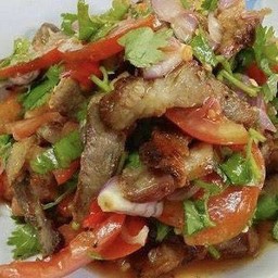 ยำคอหมูย่าง