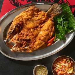 ปลากะพงทอดน้ำปลา