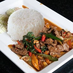 ข้าวผัดกะเพราเนื้อเซอร์ลอยน์ออสเตรเลีย