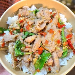 ข้าวกะเพราหมูหมัก