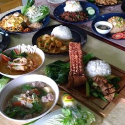 อาหารตามสั่ง มีพร้อม.  By. Chef  พงษ์