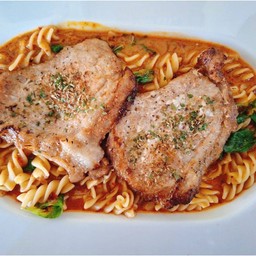 พาสต้าซอสครีมพริกเผา&หมูย่าง(ขายดี)