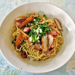 บะหมี่แห้งหมูแดง