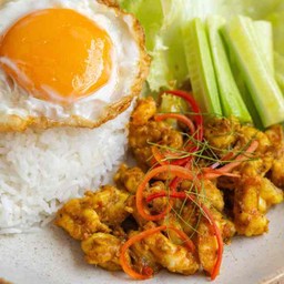 ข้าวคั่วกลิ้งกุ้ง ไข่ดาว