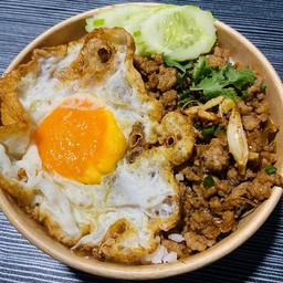 ข้าวหมูสับกระเทียมพริกไทย