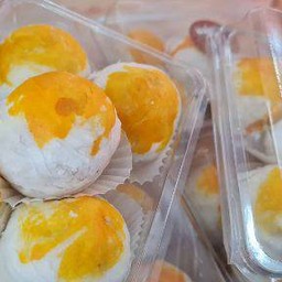 ขนมเปี๊ยะโบราณแม่ภา (เนื้อแน่น)