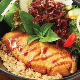 ข้าวผัดกระเทียมแซลมอนย่างเทอริยากิ