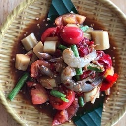 ตำหน่อไม้กุ้งสด