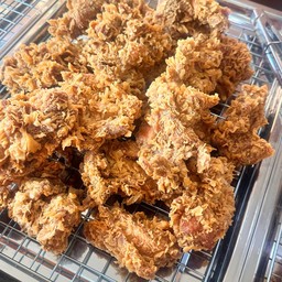 ข้าวไก่กรอบเขย่าผง