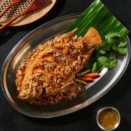 ปลาทับทิมทอดกระเทียม