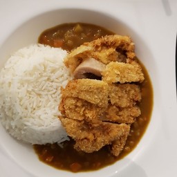 ข้าวแกงกระหรี่หมูทอด