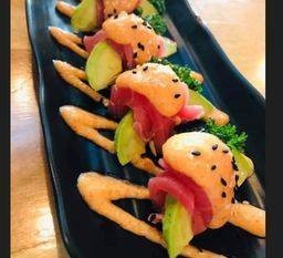 ทูน่าอโวคาโดซอสไข่กุ้ง