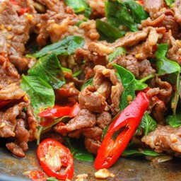 ผัดพริกกะปิหอม