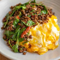 ข้าวไข่ข้นกระเพราเนื้อสับ(Australian beef)