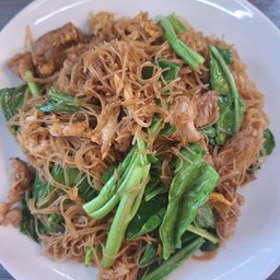 เส้นหมี่ ผัดซีอิ้ว-หมู