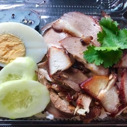 ข้าวหมูแดง/หมูสะเต๊ะ เสี่ยรัช