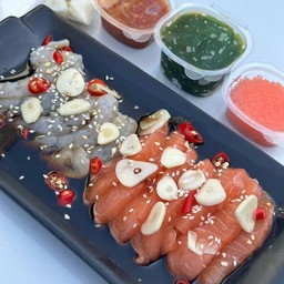 กุ้ง + แซลมอน (อย่างละครึ่ง)