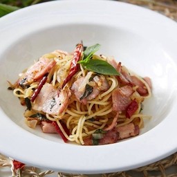 สปาเกตตี้เบค่อนพริกแห้ง