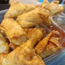 เกี้ยวทอดไส้ไส้กรอก