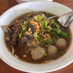 ก๋วยเตี๋ยวเนื้อเปื่อยลูกชิ้นเส้นเล็ก