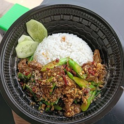 ข้าวคะน้าหมูชิ้น