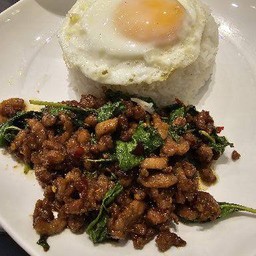 ข้าวกะเพราเป็ด+ไข่ดาว