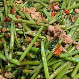 ผัดผักบุ้งหมูสับ