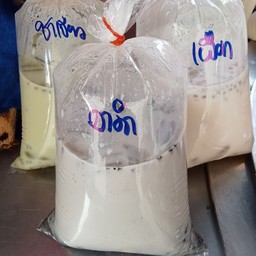 น้ำเต้าหู้งาดำทรงเครื่อง