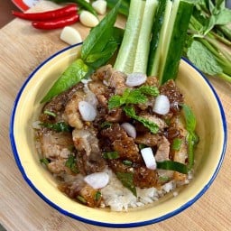 แซ่บคุ้ม x LAMUN Cafa ラムーン