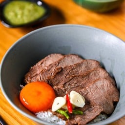 ข้าวหน้าลิ้นวัว-ไข่แดงดอง