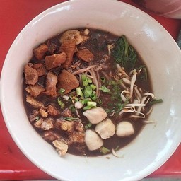 ก๋วยเตี๋ยวหมูตุ๋น by เจ้มัส