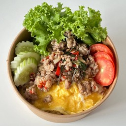 กะเพราไข่ข้นล้นทะลัก