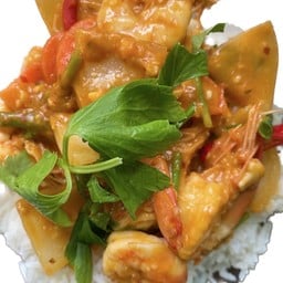 หมึกผัดไข่เค็มกับข้าว