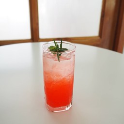 Strawberry soda
