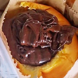 ขนมปังไส้ทะลัก  ช็อกโกเเลต (เหมือนนูเทล่า)