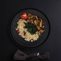 ข้าวกะเพราคลุกปูผัดพริกแห้ง