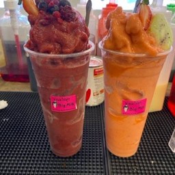 สตอเบอร์รี่ กล้วยหอม สมูทตี้