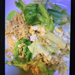 ผัดมาม่าใส่ไข่