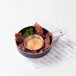 เบคอนกรอบและศรีราโยซอส