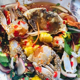 ยำปูม้าข้าวโพด