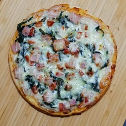 พิซซ่าแฮม ผักโขมอบชีสล้นดูโอ้