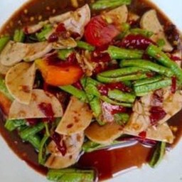 ส้มตำถั่วปลาร้าหมูยอ