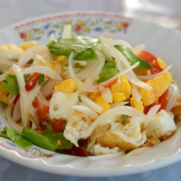 ยำไข่ดาว