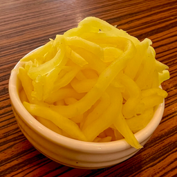 ทามูจิ (ผักดองสีเหลือง)