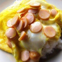 ข้าวไข่ข้นไส้กรอกรมควัน