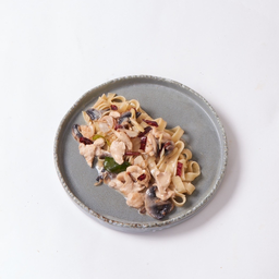 เฟตตูชินี่ต้มข่าไก่