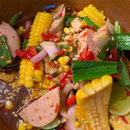 ยำข้าวโพดหมูยอ