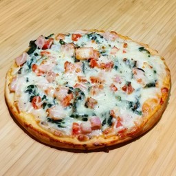 พิซซ่าเบคอน แฮม ผักโขมอบชีสล้น เลิฟเวอร์